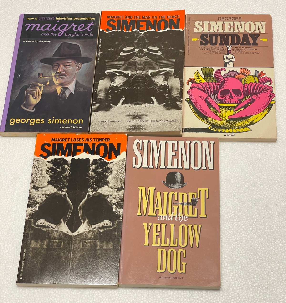 40 Georges Simenon Books Mostly Maigret with 8 in French / Paperback / 1 Dupe