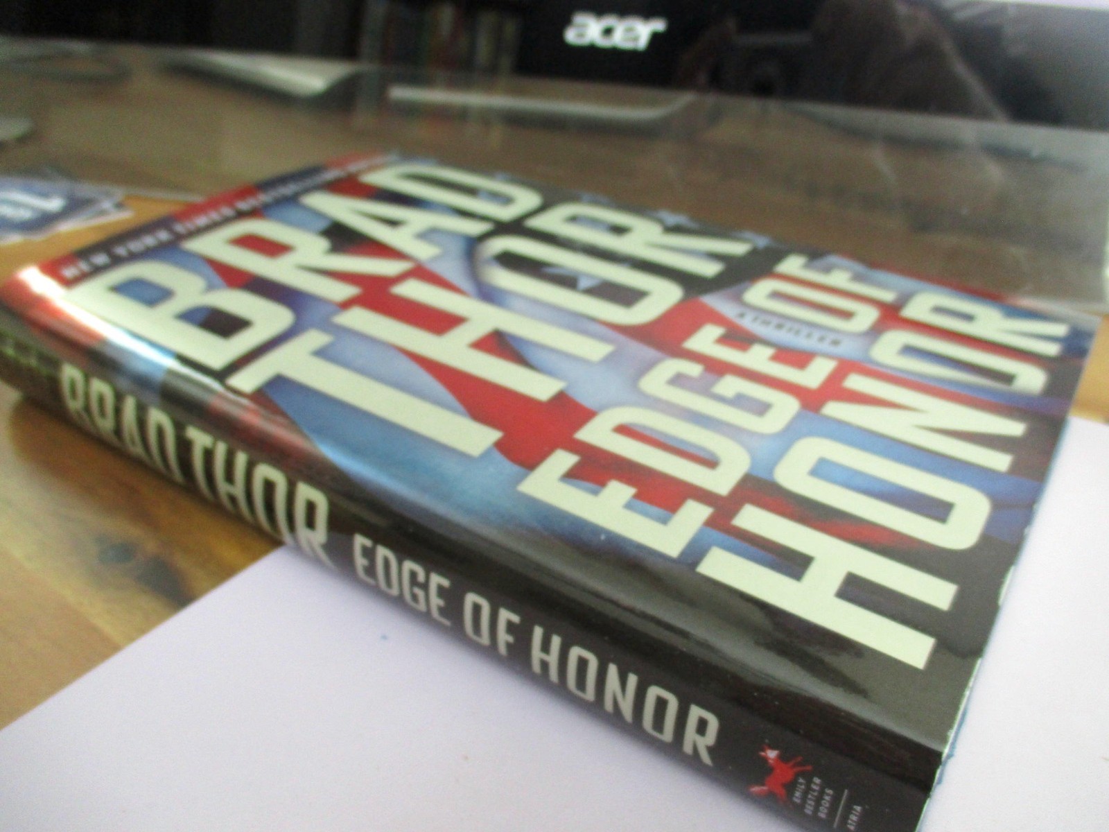New « Edge of Honor » by Brad Thor, HB 1st Ed 2025, 326p, w/warranty