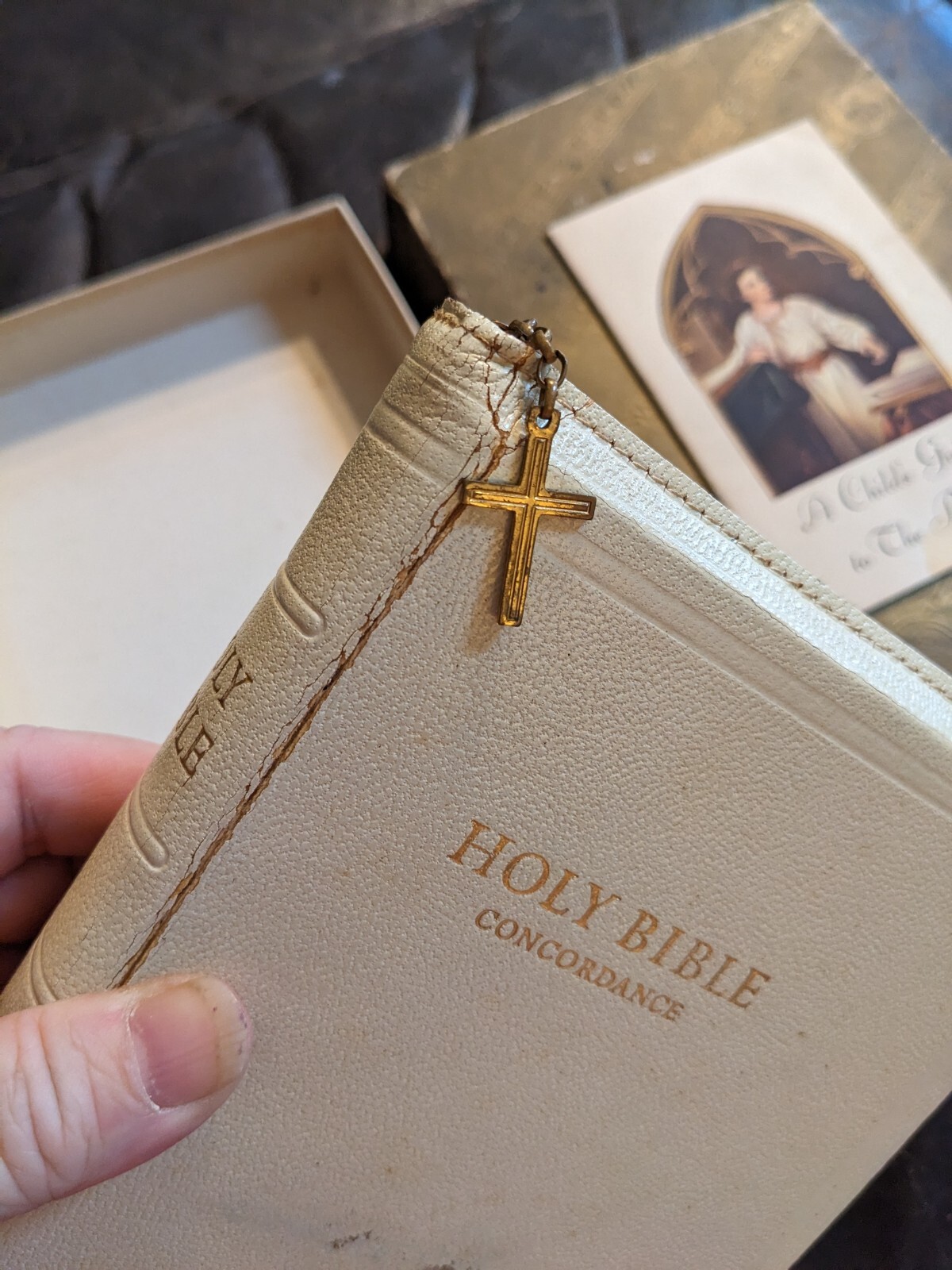 World Bible KJV White Cover Zipper w/ Cross, Family Register 1956- Some Writing!