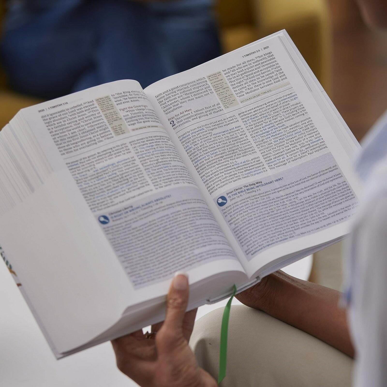 Evangelical Study Bible: Christ-centered. Faith-building. Mission-focused.