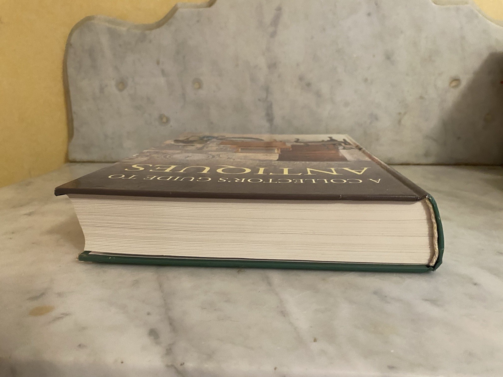 Collector&rsquo;s Guide to Antiques RARE Rebo Productions Hardback Book 600 pages