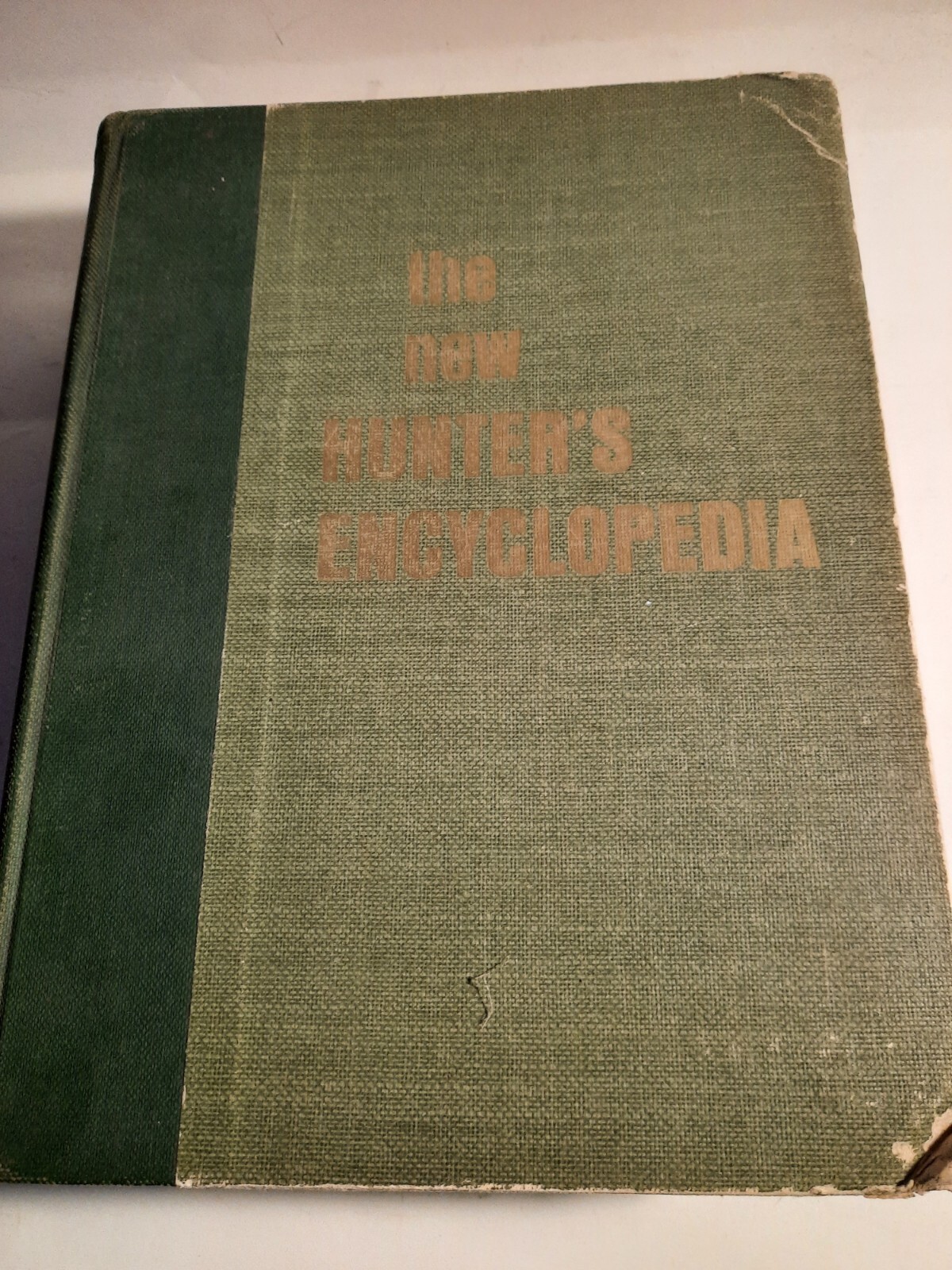 The New Hunters Encyclopedia editor Raymond R. Camp, 1966, 3rd Edition