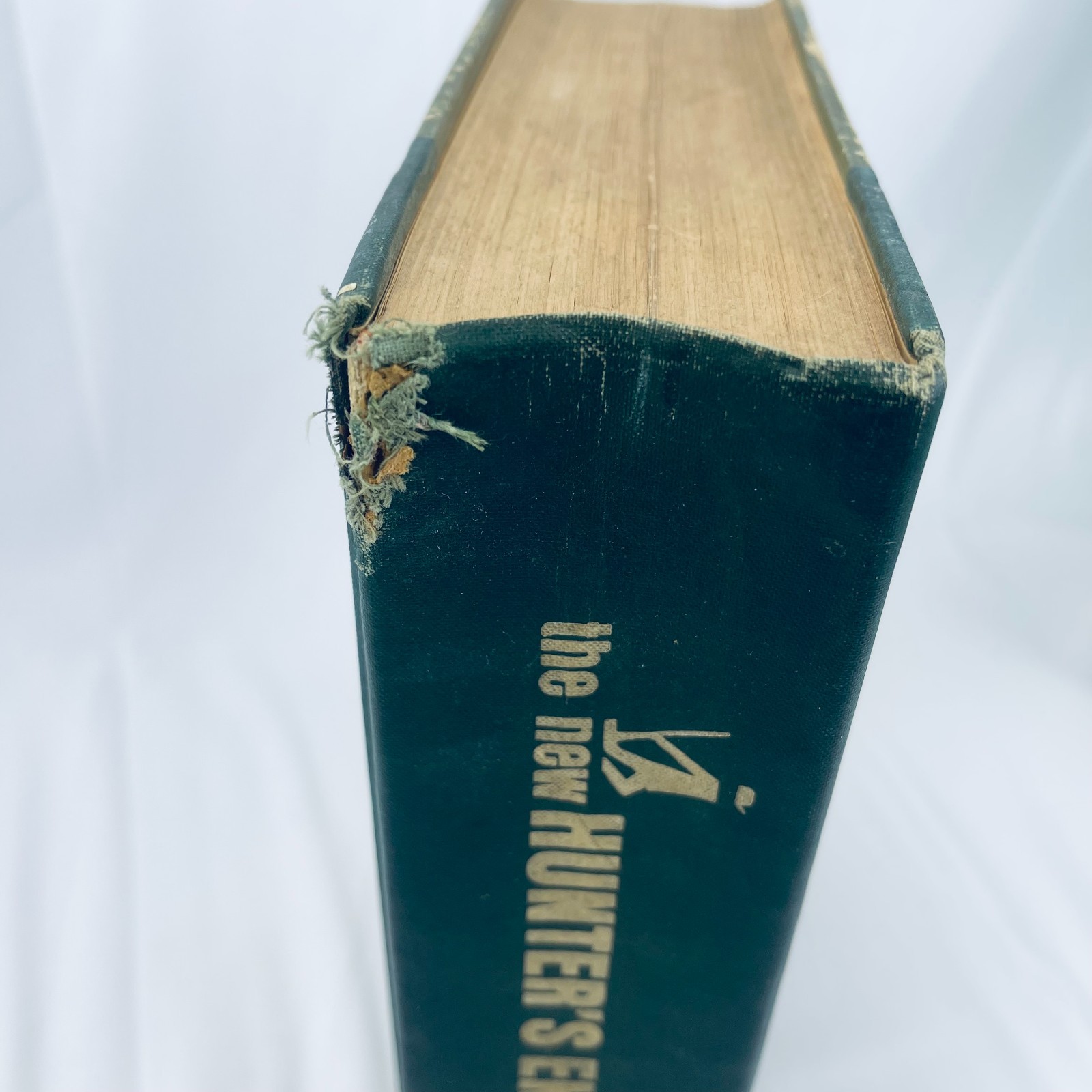 The New Hunters Encyclopedia editor Raymond R. Camp 1972 Third Revised Edition