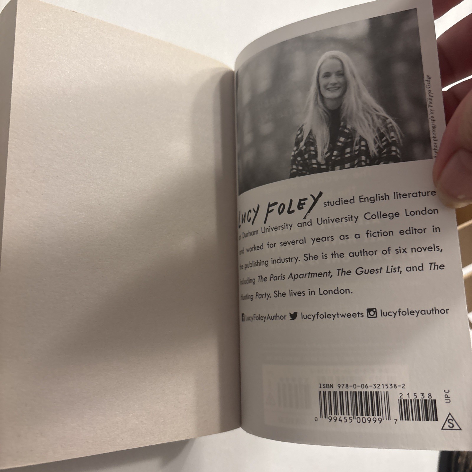 Guest List : A Novel by Lucy Foley (2022, Mass Market)