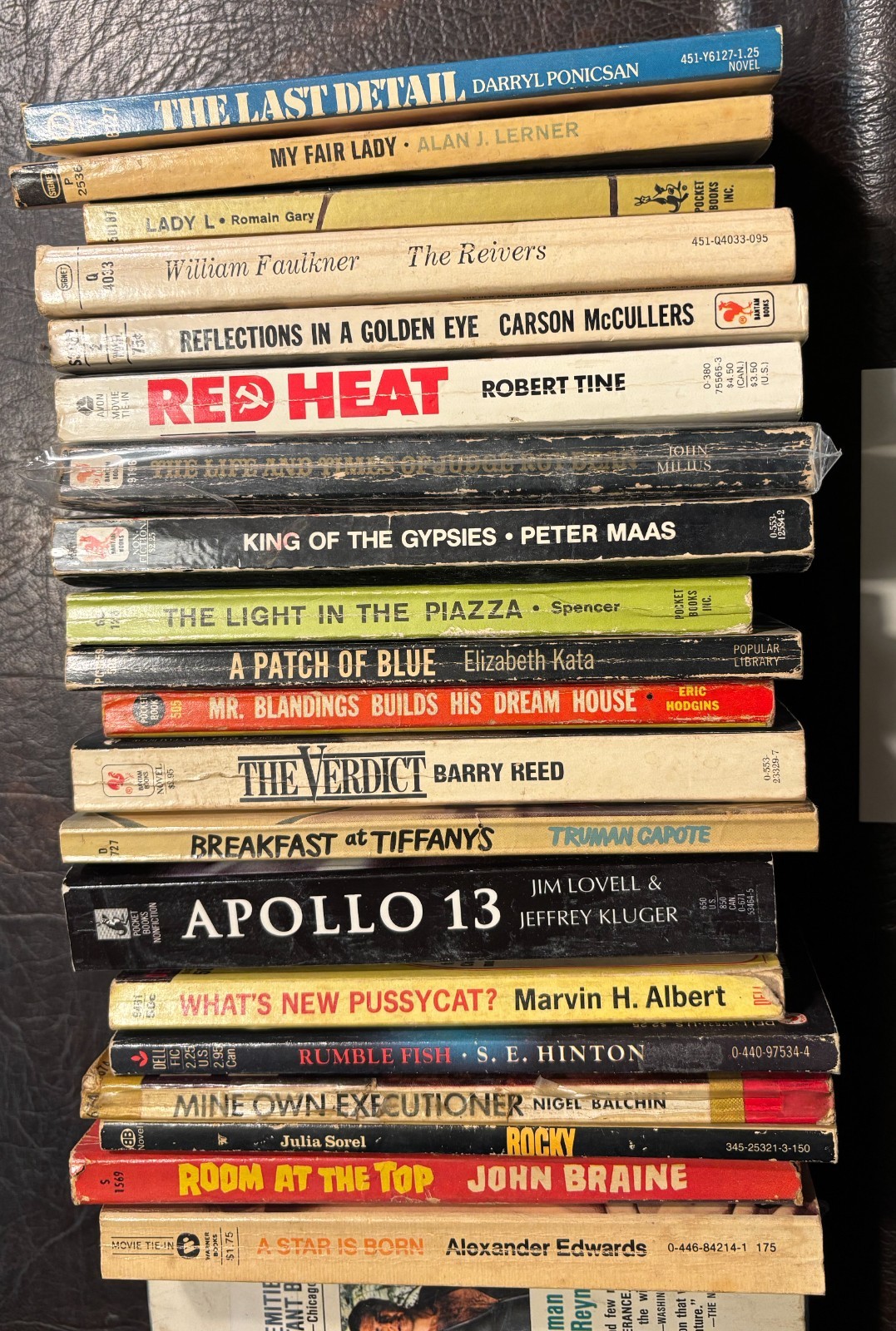 Lot 5 – 20 Movie tie-in paperbacks average VG 1940s-2000s see photos