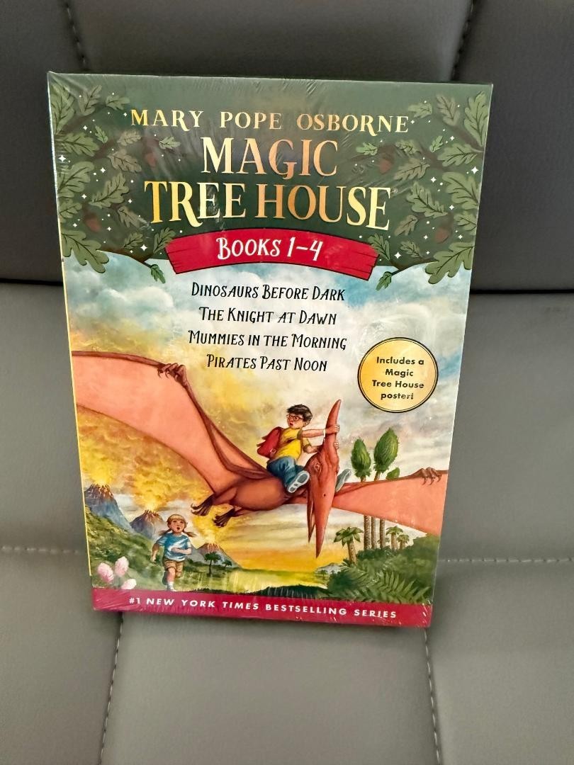 BRAND NEW NEVER OPENED MAGIC TREEHOUSE BOOKS 1-4