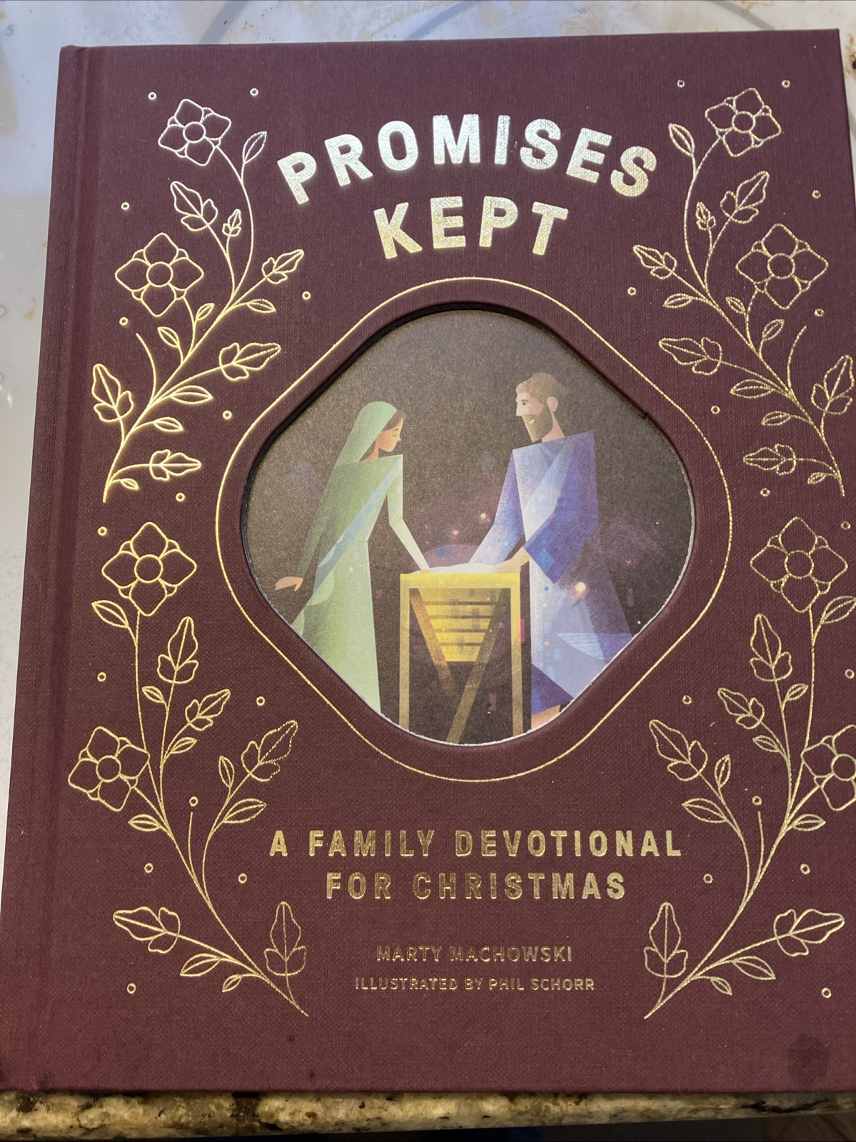 Promises Made Promises Kept : A Family Devotional for Christmas