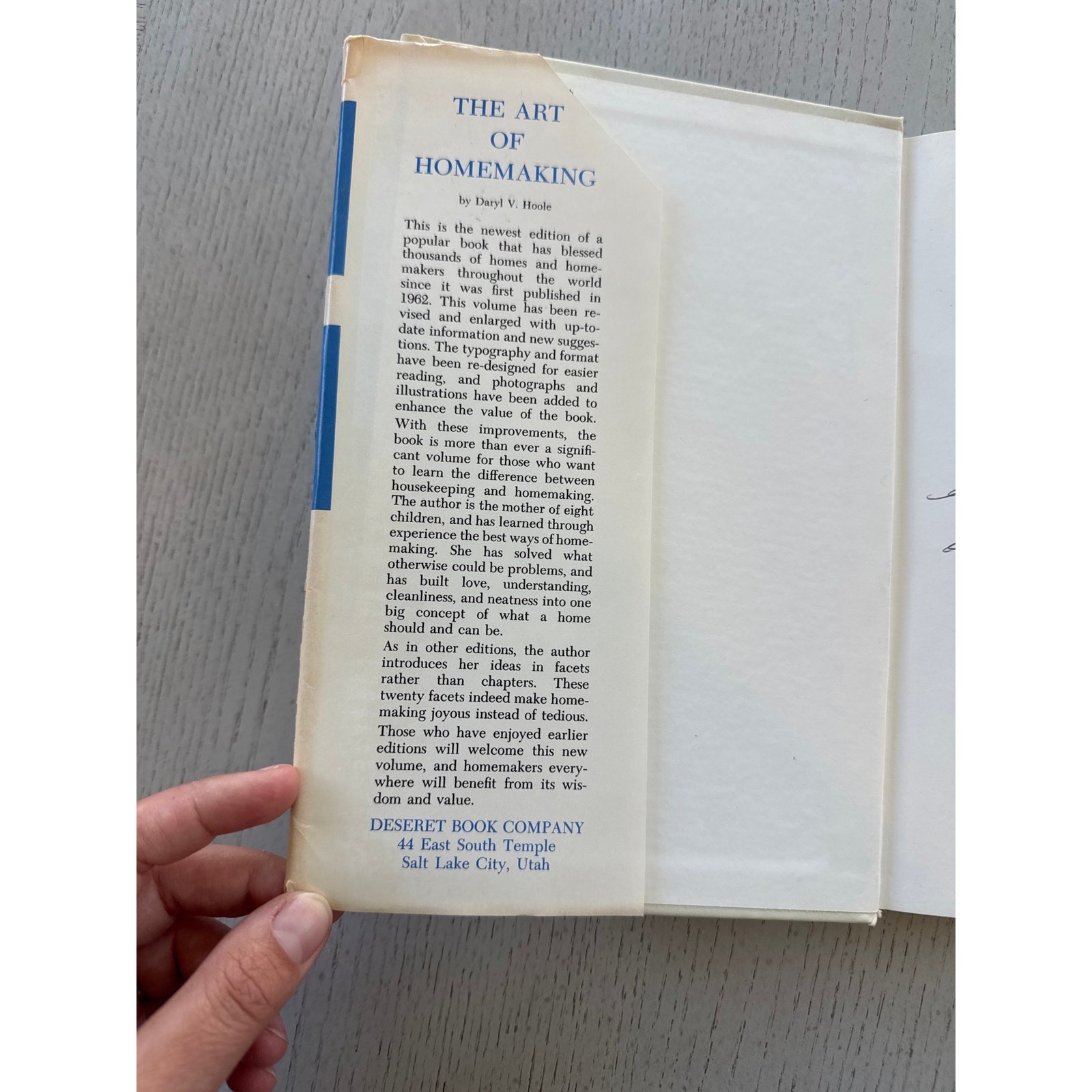 The Art of Homemaking by Daryl V. Hoole Vintage Book Tradwife Traditional
