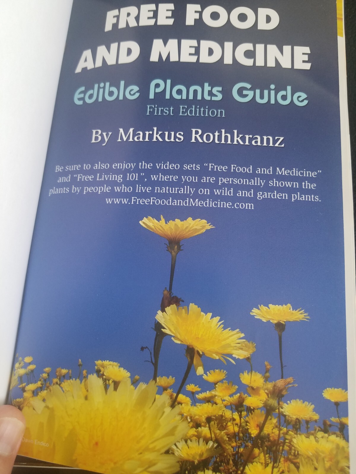 Free Food and Medicine Worldwide Edible Plant Weeds Guide Markus Rothkranz 480p