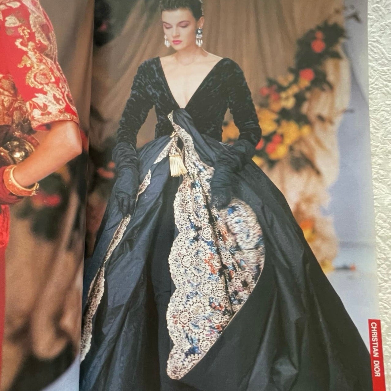 Haute-Couture &rsquo;90-&rsquo;91 Autumn & Winter Runway Collections Vol 4 VNTG Fashion Book