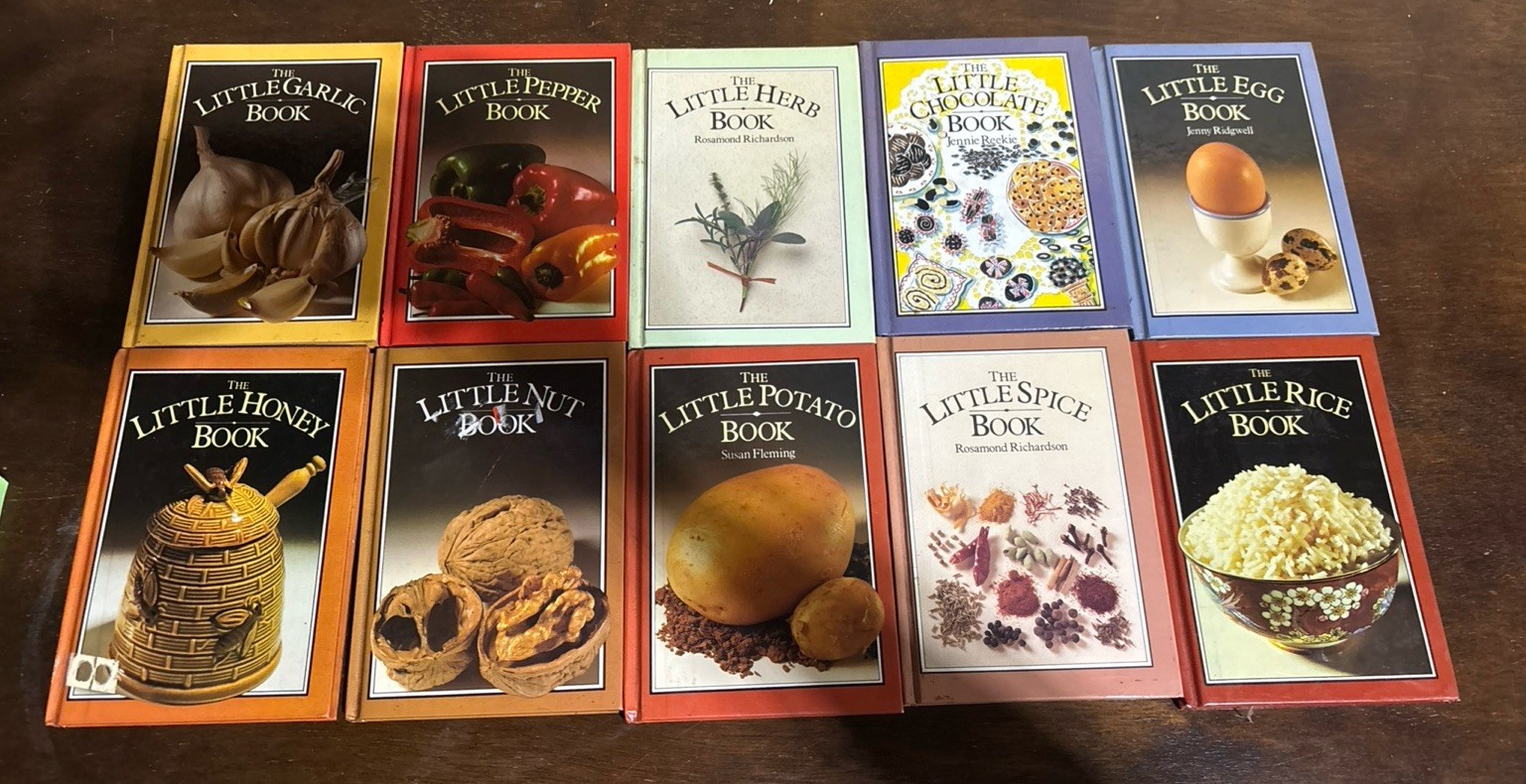 Lot of 10 THE LITTLE GARLIC BOOK By Rosamond Richardson And Others