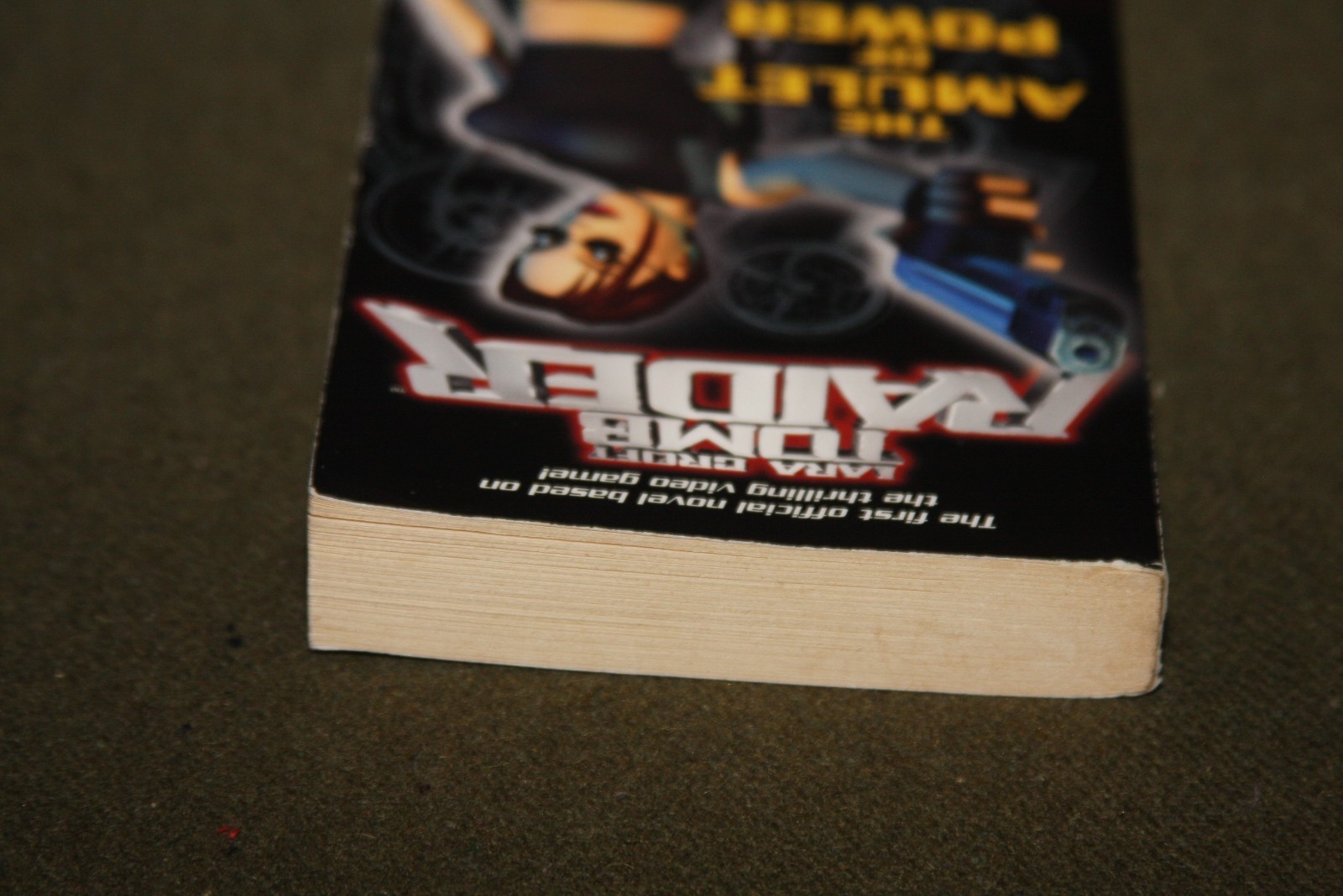 Lara Croft Tomb Raider: The Amulet of Power by Mike Resnick 2003 PB 1st Printing