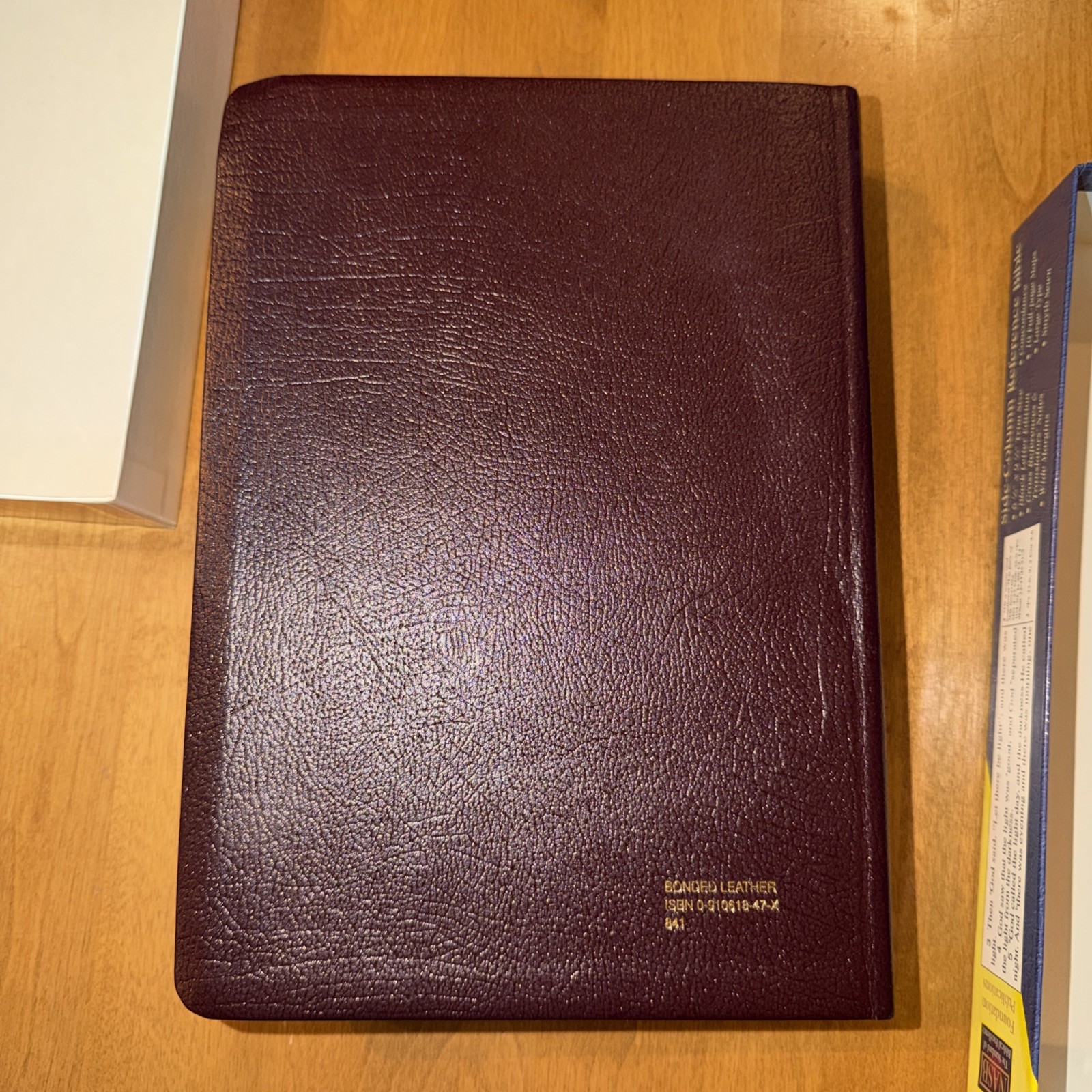 Embossed NASB SIDE-COLUMN REFERENCE; BURGUNDY BONDED LEATHER – VG