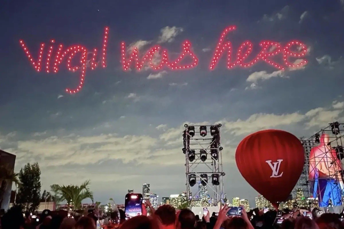 Louis Vuitton: VIRGIL ABLOH ULTIMATE Book & INVITATION To Final Runway Show