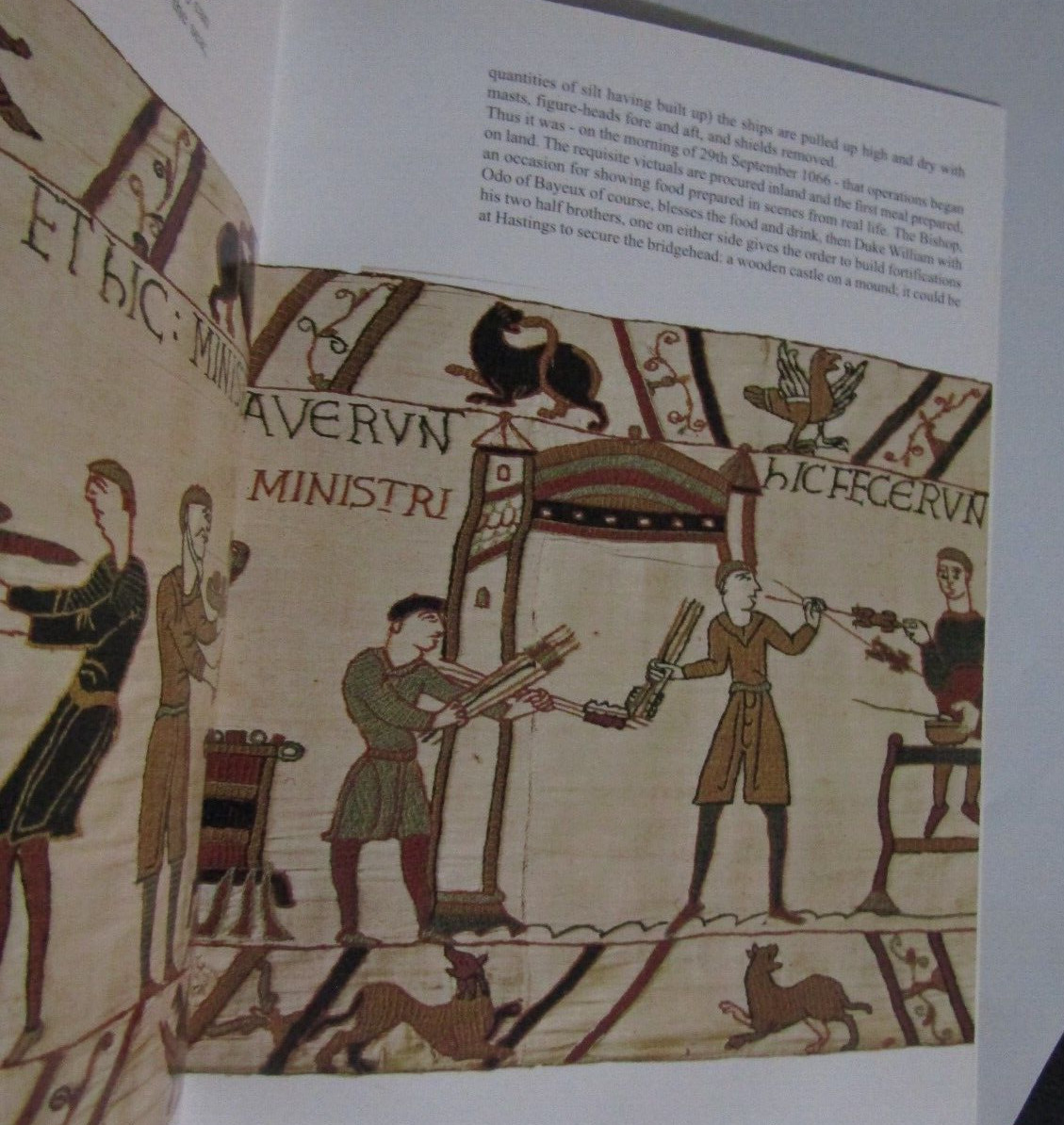 BAYEUS TAPESTRY PROF L MUSSET PAPERBACK BOOK 1998 33 PAGES 6.5 X 9.5 IN