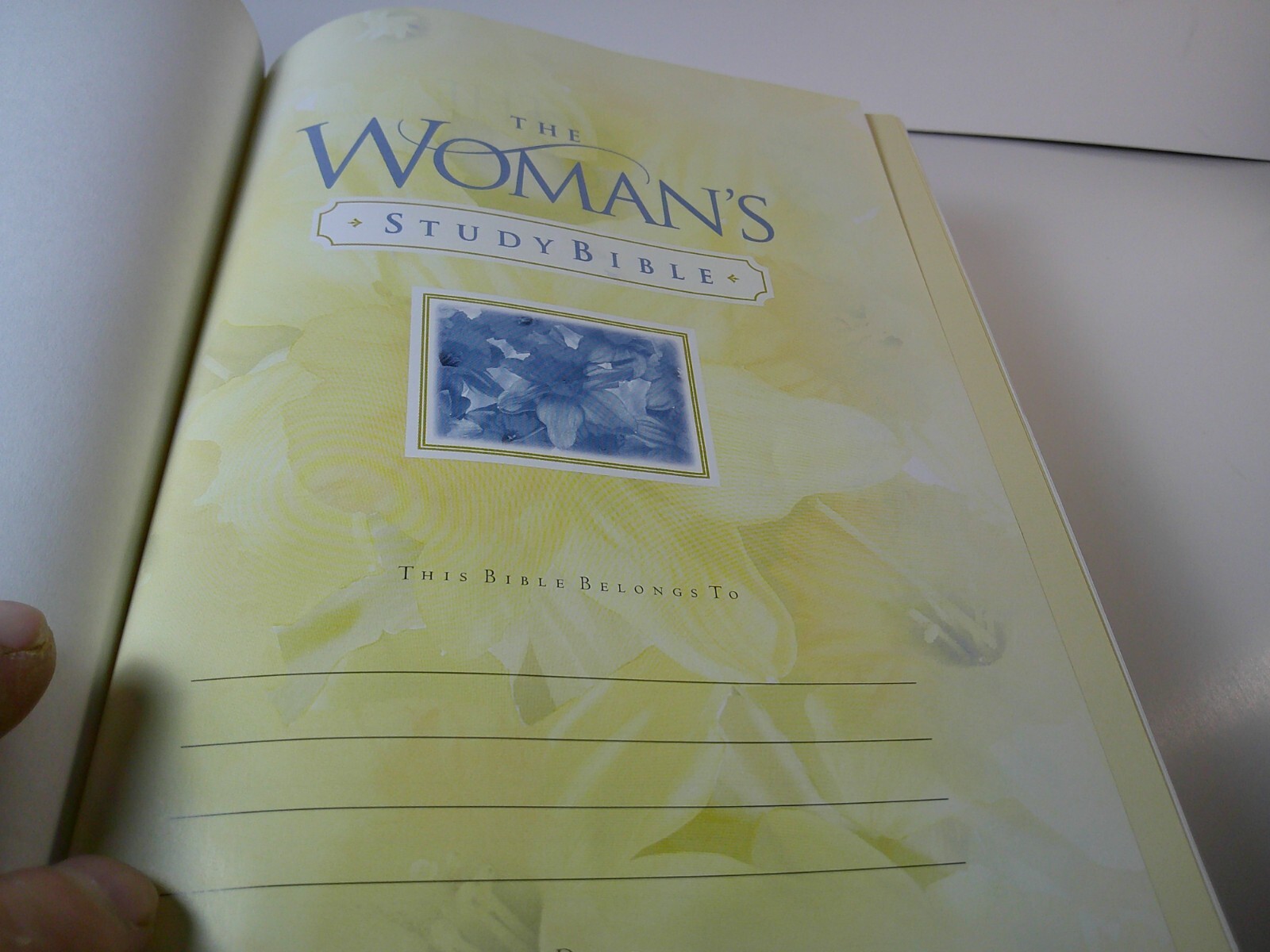 THE WOMAN&rsquo;S STUDY BIBLE NEW KING JAMES VERSION NELSON 922 BLUE HB 1995