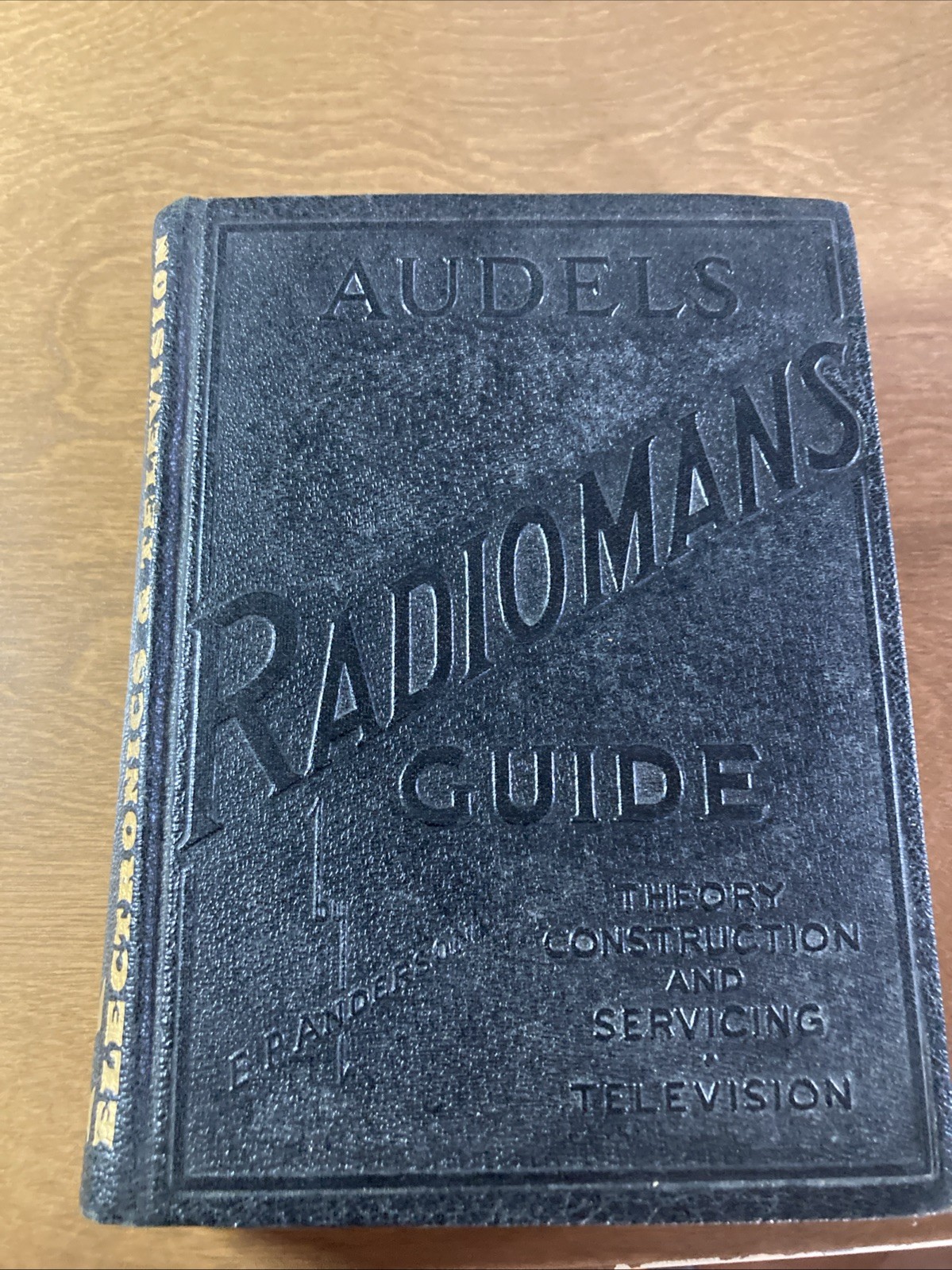 Audels Radiomans Guide 1948 Servicing Theory Construction And Servicing TV HC