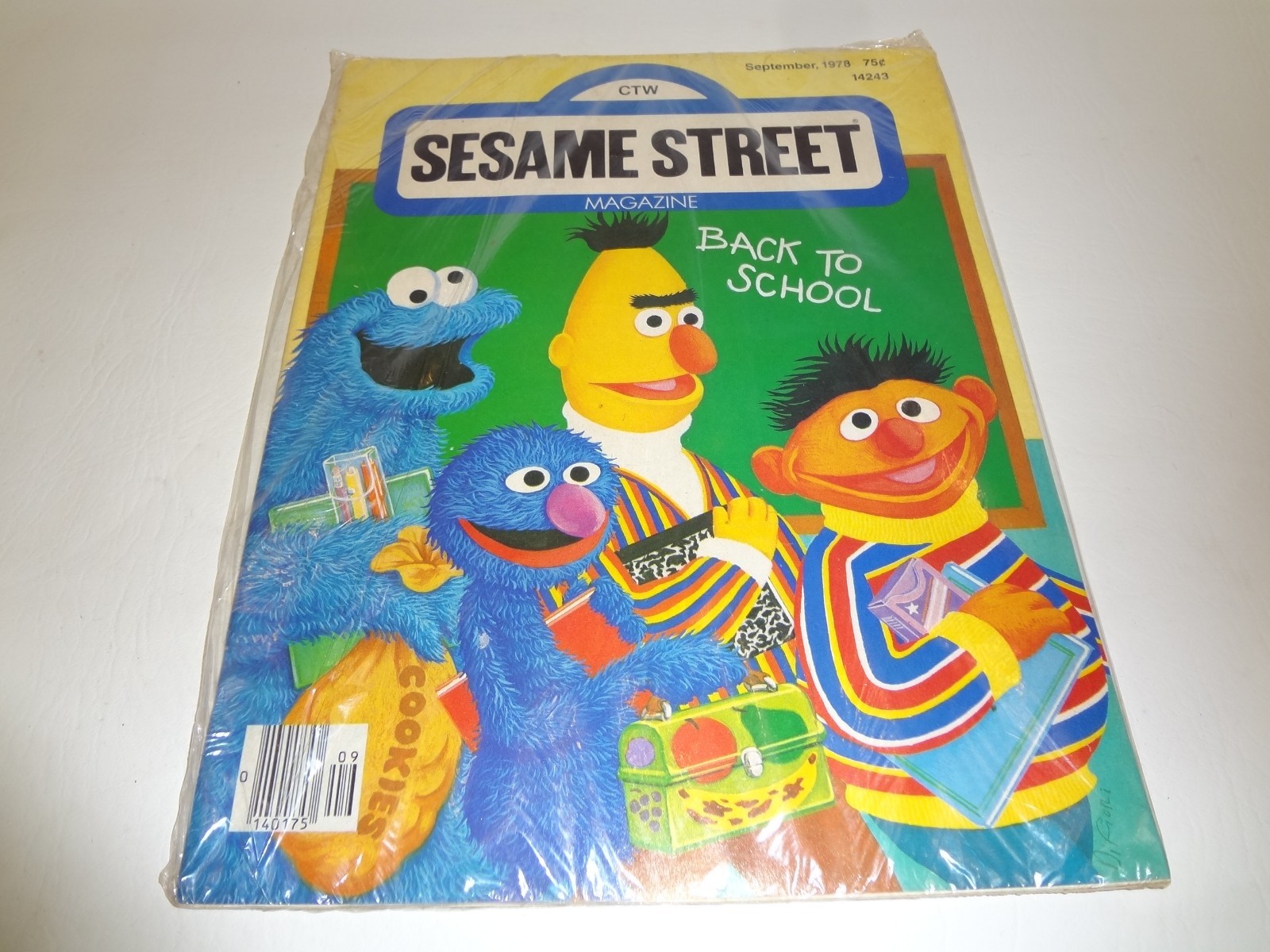 Sesame Street Magazine September 1978, still in the shrink wrap. NEW NOS