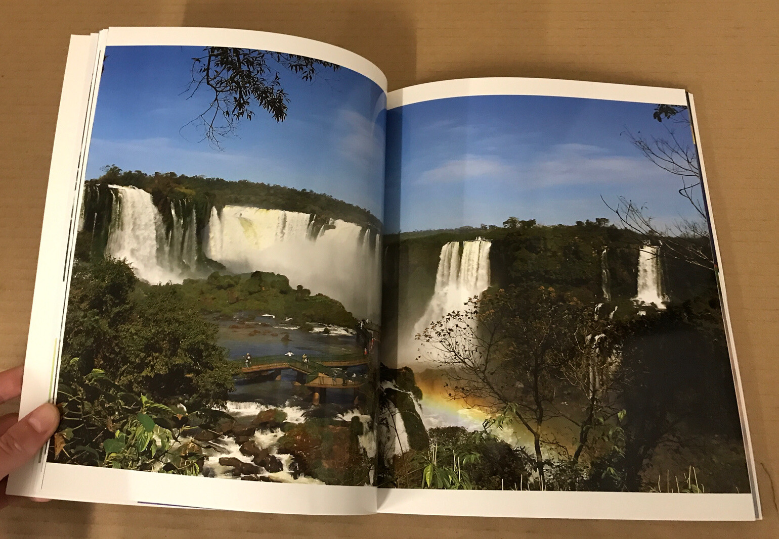 Cataratas do Iguaçu Brasil – POSTCARDS within a softcover book -ENG / FRE / DEU