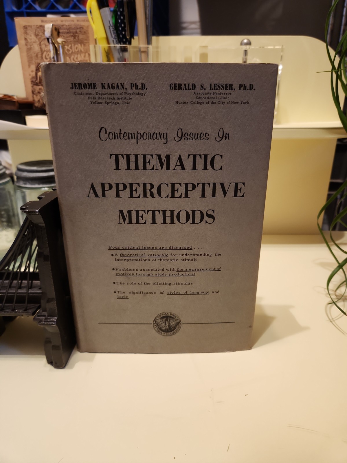 1961 VINTAGE FIRST EDITION THEMATIC APPERCEPTIVE METHODS HC COLLECTIBLE BOOK D1