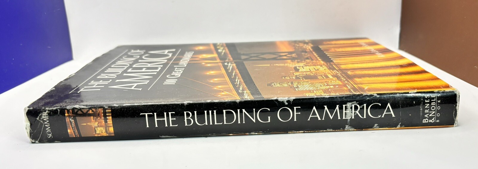 THE BUILDING OF AMERICA: 100 GREAT LANDMARKS BY ROBIN LANGLEY (HC/DJ) VGC