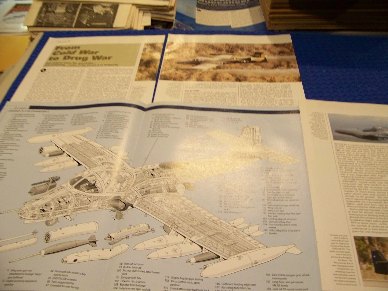 CESSNA A-37 DRAGONFLY « COLD WAR TO.. »..2-PAGE CUTAWAY/WEAPONS LOADS (984MM)