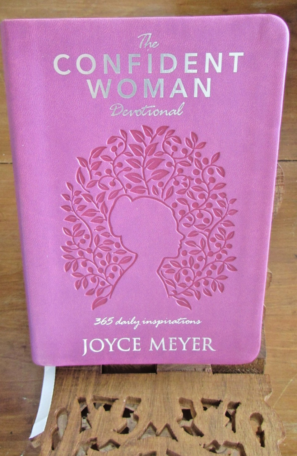 The Confident Woman Devotional: 365 Daily Inspirations by Joyce Meyer (English)