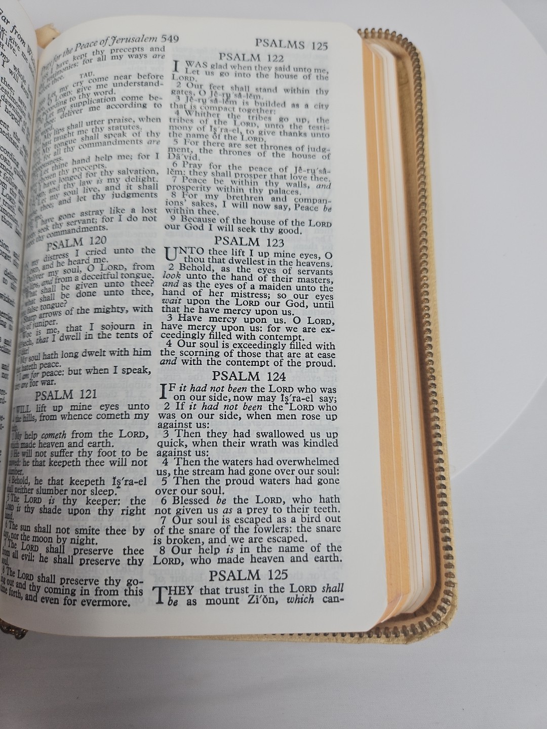 1950 World Publishing Bible White Cover, Zipper, Name Imprinted On Cover Cross