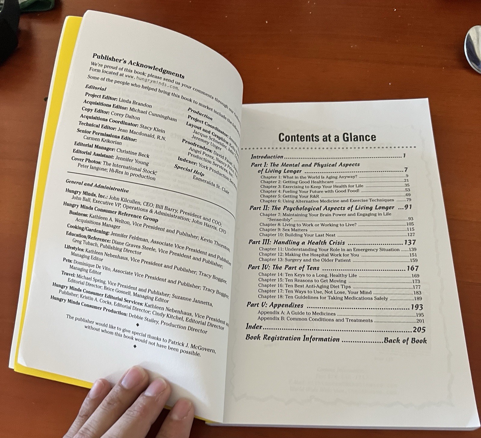 Book known for simplifying complex topics for a general audience.