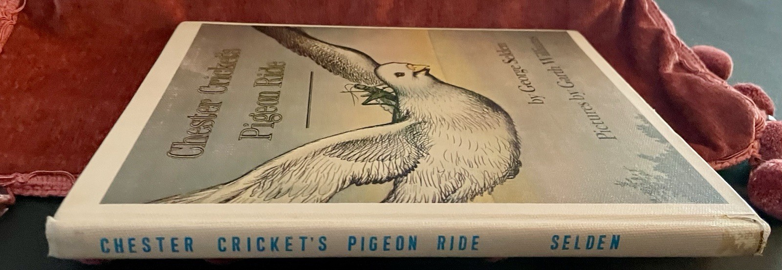 Chester Cricket&rsquo;s Pigeon Ride-George Selden 1981 1st ED HCDJ Ex Library GOOD