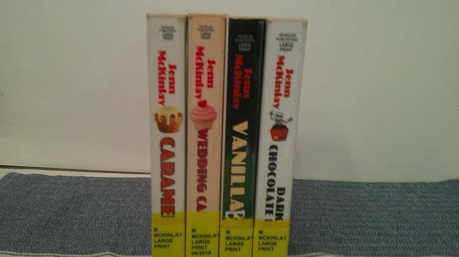 Cozy Mystery Paperback Books Lot of 4 Large Print Jen McLinlay