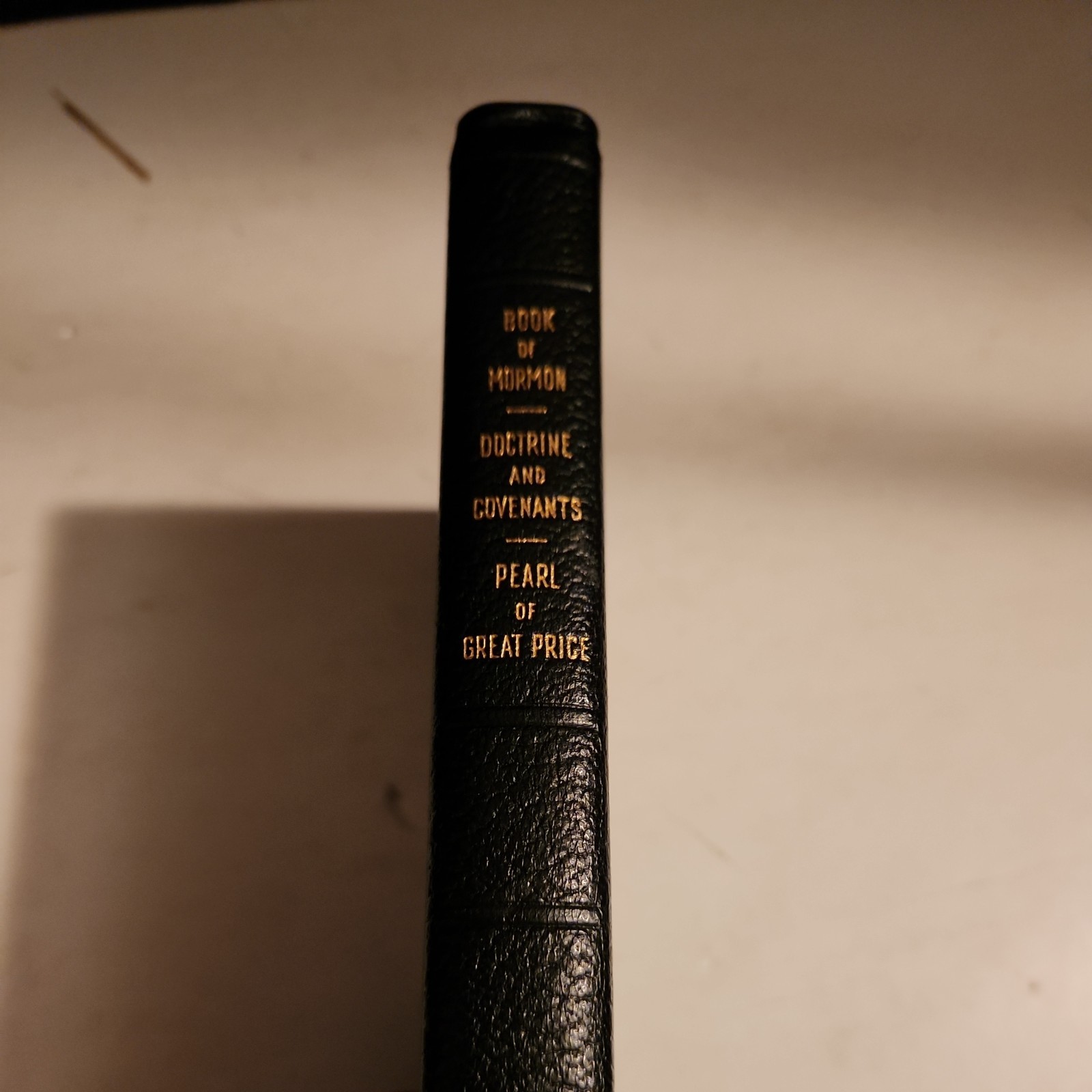 1951 triple combination black bendable leather, very nice clean vintage copy.