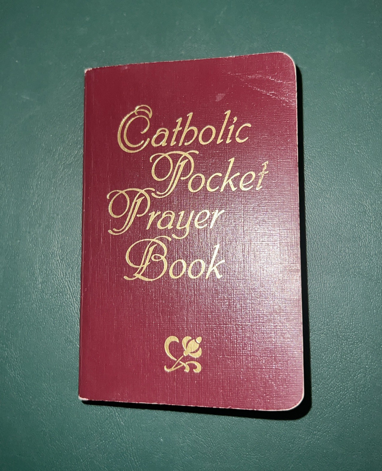 Vintage 2002 EUC Catholic Pocket Prayer Book, Jacqueline Lindsey, 272 Pages