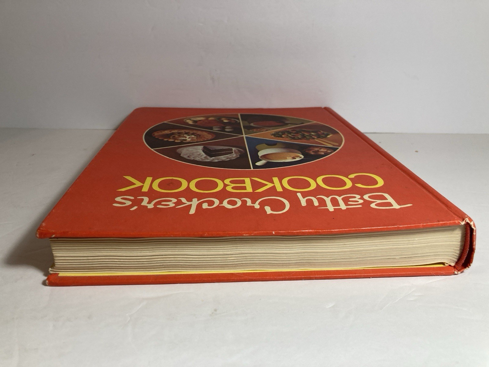Vintage Betty Crocker&rsquo;s Cookbook 1974 Tight Binding 480 Pages HC