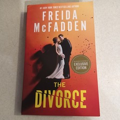 Freida Mcfadden &lsquo;The Divorce&rsquo; Barnes and Noble Exclusive Edition