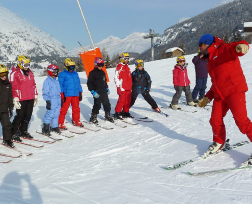 Classe de découvertes, classe de neige, centre vacances, ski alpin, Oeuvre Universitaire du Loiret