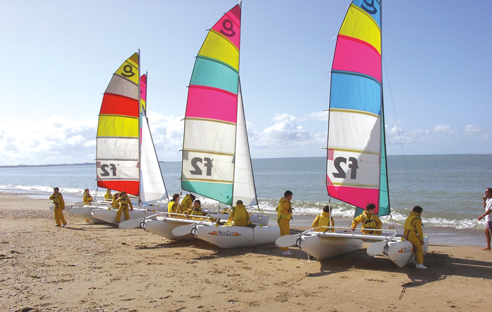 Classe de découvertes, centre vacances, classe de mer, catamaran 2